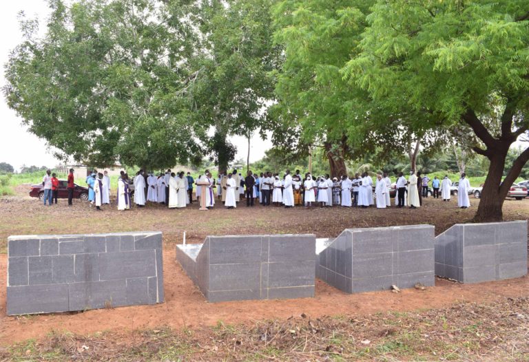 MEMORIAL MASS HELD IN AKATSI FOR ALL DECEASED PRIESTS AND RELIGIOUS